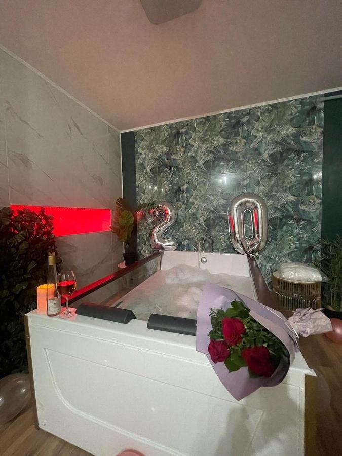 Jacuzzi Apartment Baia Mare Dış mekan fotoğraf